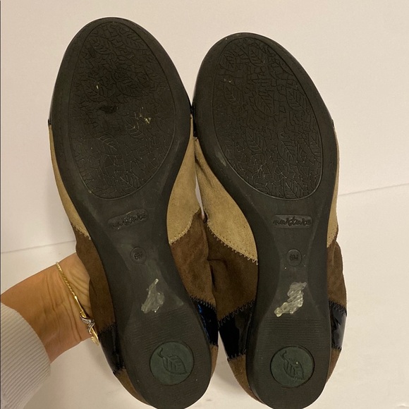 Nurture FlexibleTwo-Tone Ballet Flats Patent Leather Cap Toe Suede Bows Dainty - Picture 8 of 14
